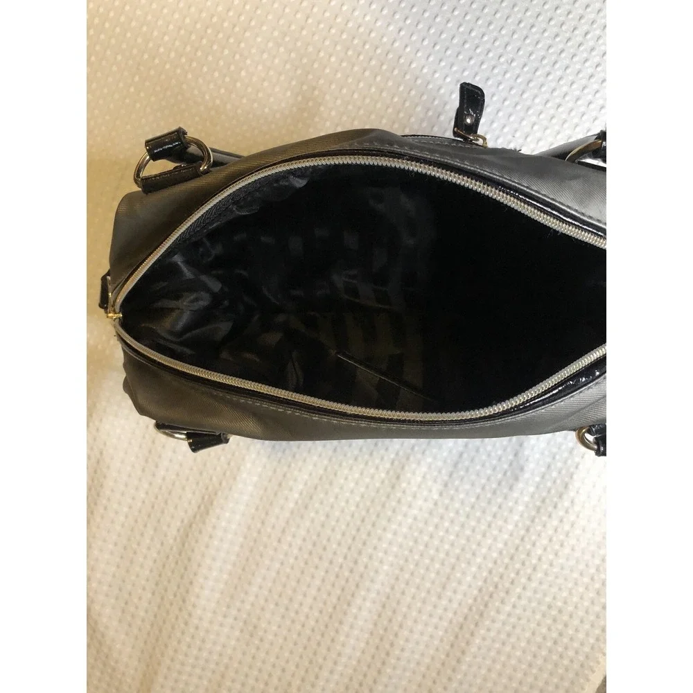 Victoria's Secret Silver Medium Size - Zippered Makeup Cosmetic Bag 13